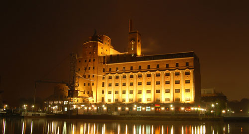 Duisburg Hafen bei Nacht